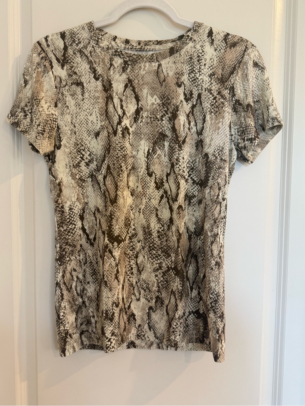 L'AGENCE Ressi Snake-Pattern Short Sleeve Top - Tan & Cream